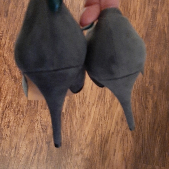 Talbots Gray Suede 4.5" heel - EUC - Picture 3 of 6